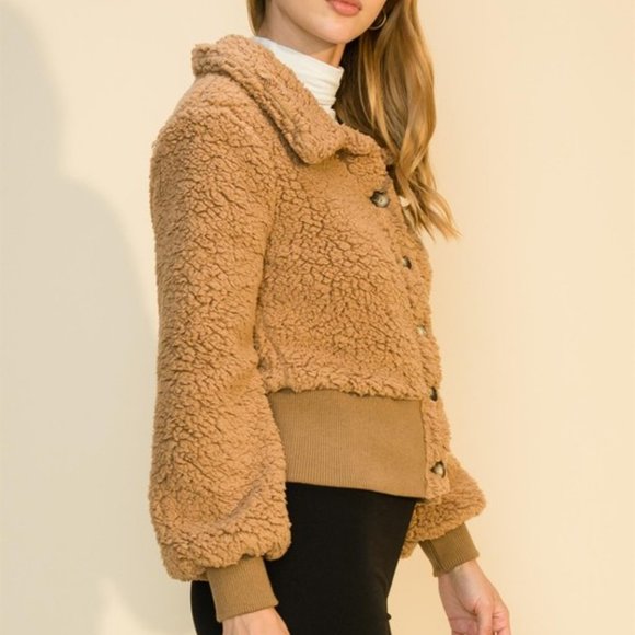 Button Down Ribbed Trim Sherpa Jacket (Camel) - Picture 4 of 5